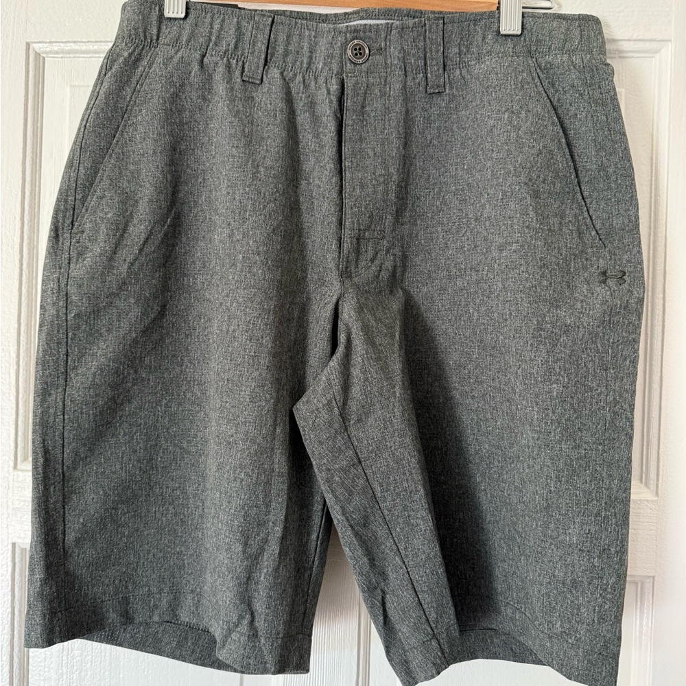 Under Armour Men's Gray Golf Shorts - Size 32